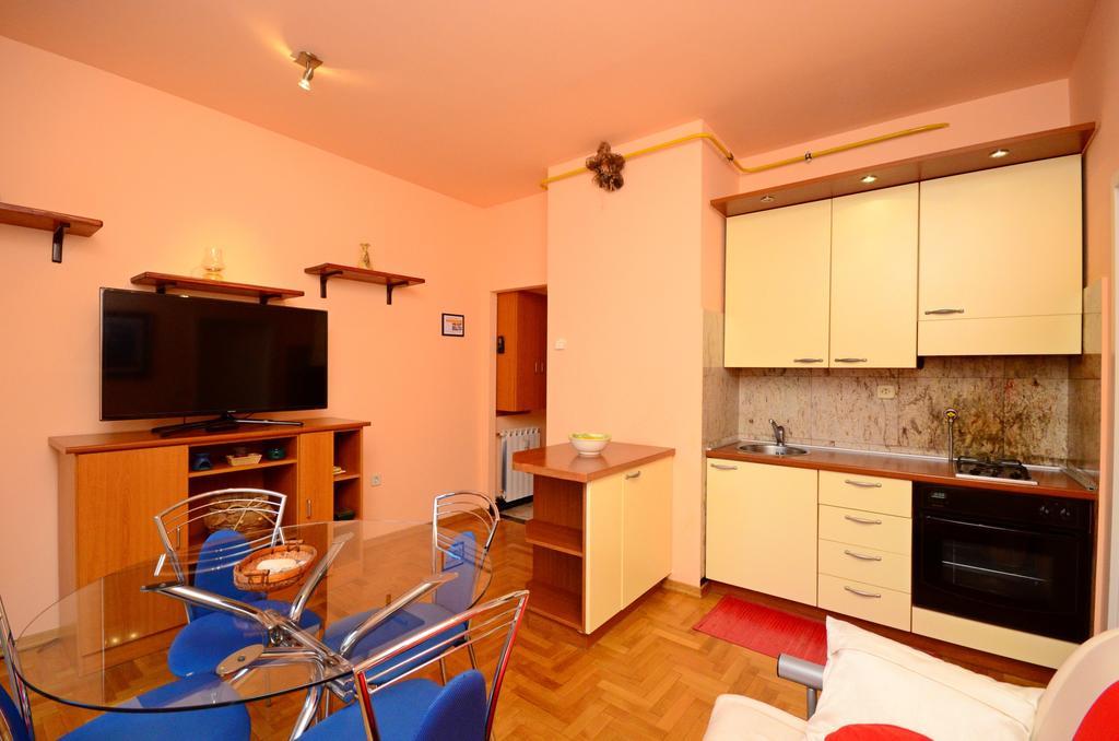 Apartment Blazenka Pula Bagian luar foto