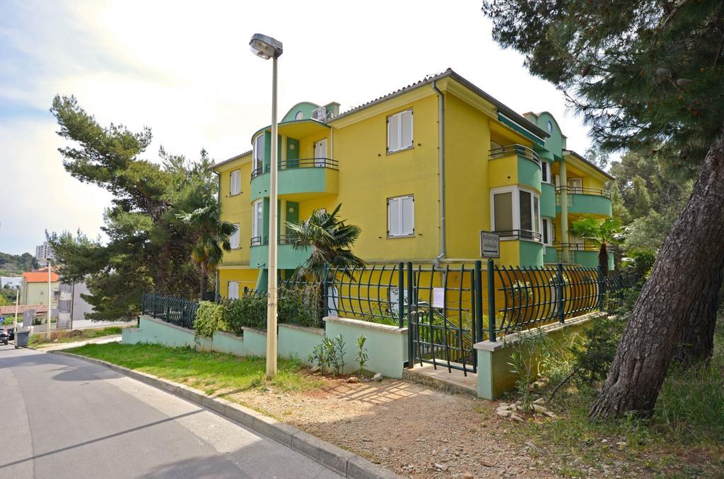 Apartment Blazenka Pula Bagian luar foto