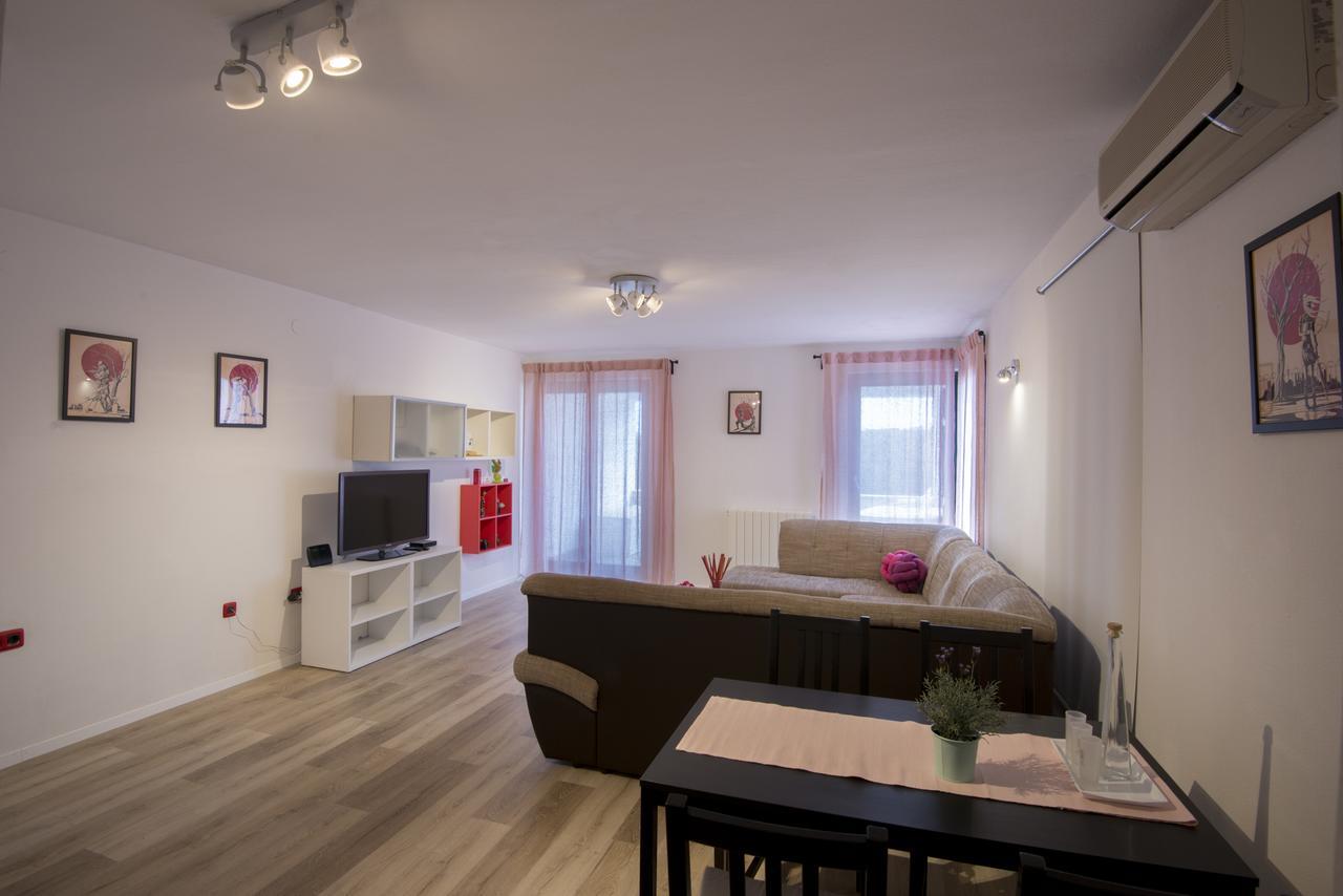 Apartment Blazenka Pula Bagian luar foto