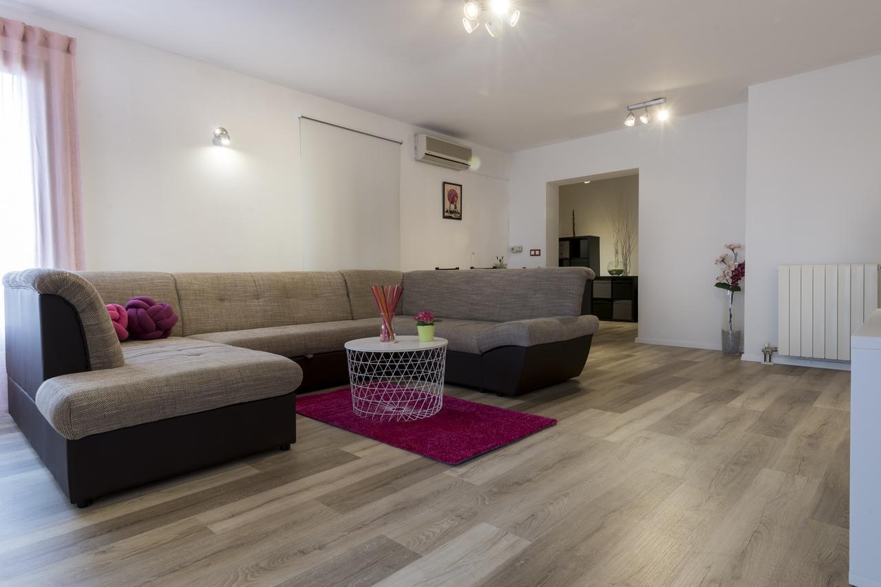Apartment Blazenka Pula Bagian luar foto